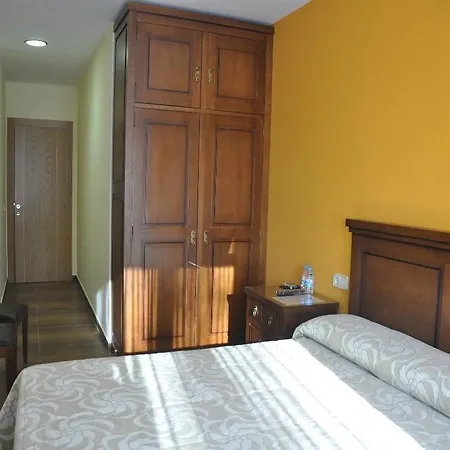 Hotel De Alba 3*