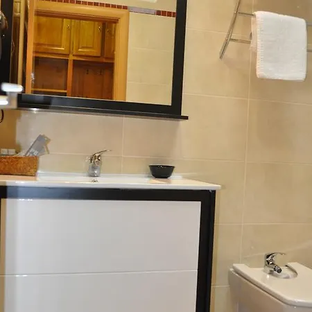 Hotel De Alba 3*